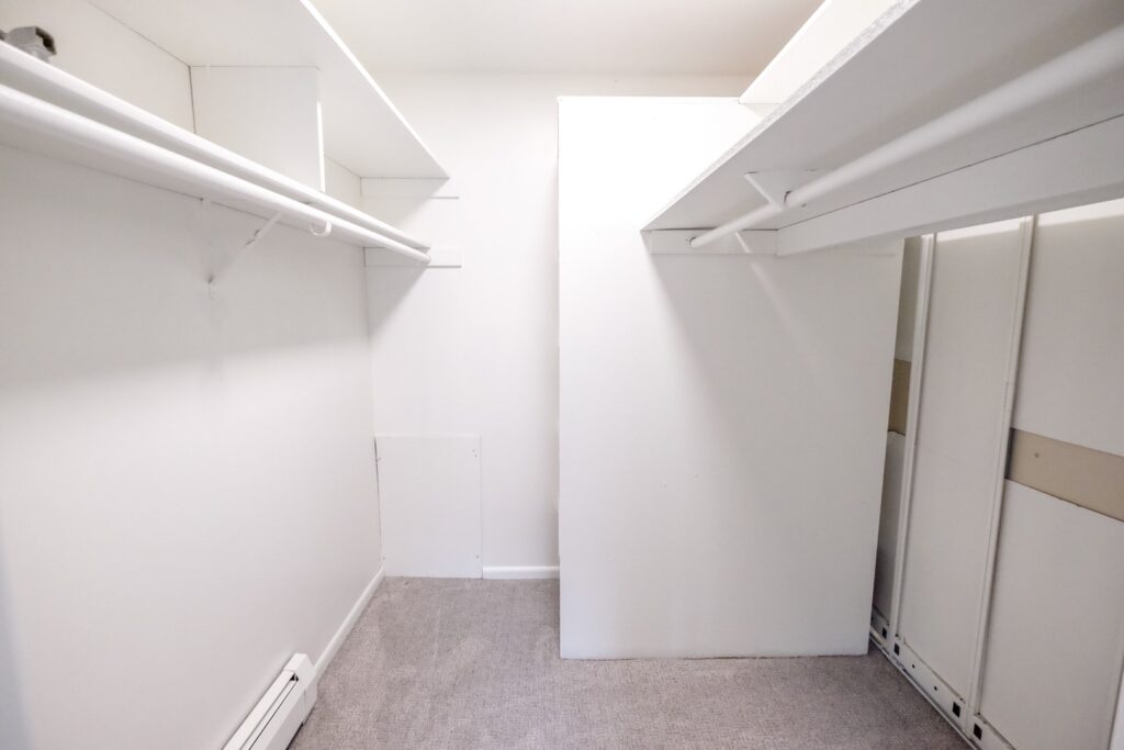 Walk-in closet
